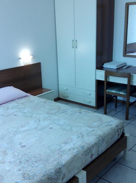Bed & Breakfast Bompadre ชิวิตาโนวา มาร์เค ภายนอก รูปภาพ