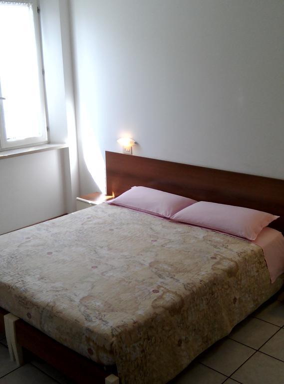 Bed & Breakfast Bompadre ชิวิตาโนวา มาร์เค ภายนอก รูปภาพ